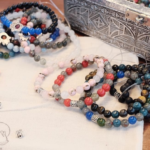 Yogibara Gemstone Bracelet (red) - Picture 9 of 9